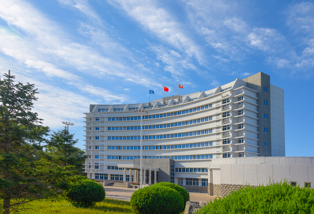 航錦科技召開上半年工作總結(jié)會議暨黨政聯(lián)席會議