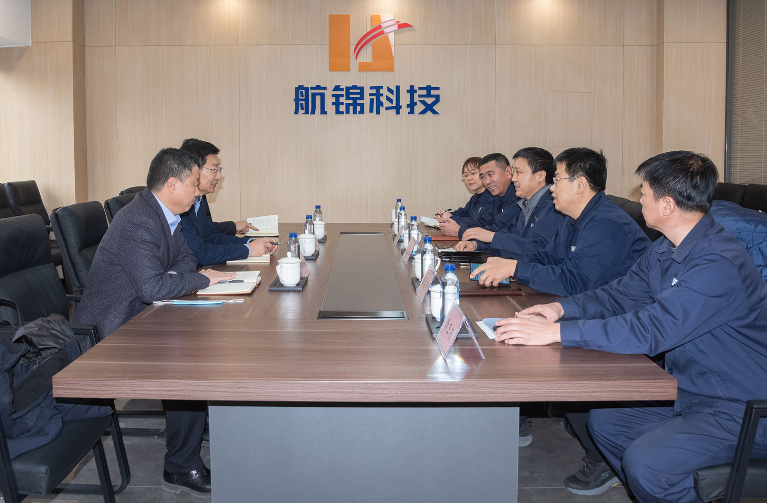 葫蘆島市委常委、市紀(jì)委書記陳福茂來(lái)公司調(diào)研